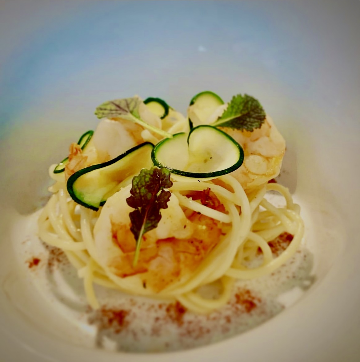 Spaghetti aux gambas, sauce tomate et persil frais