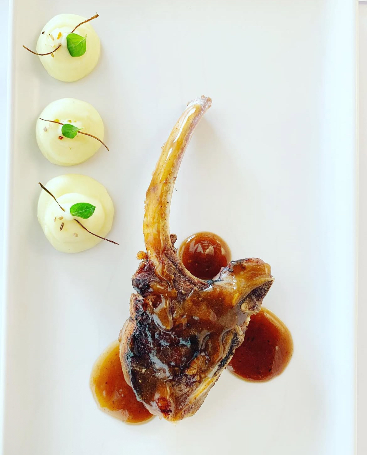 Côte d’agneau et purée de panais