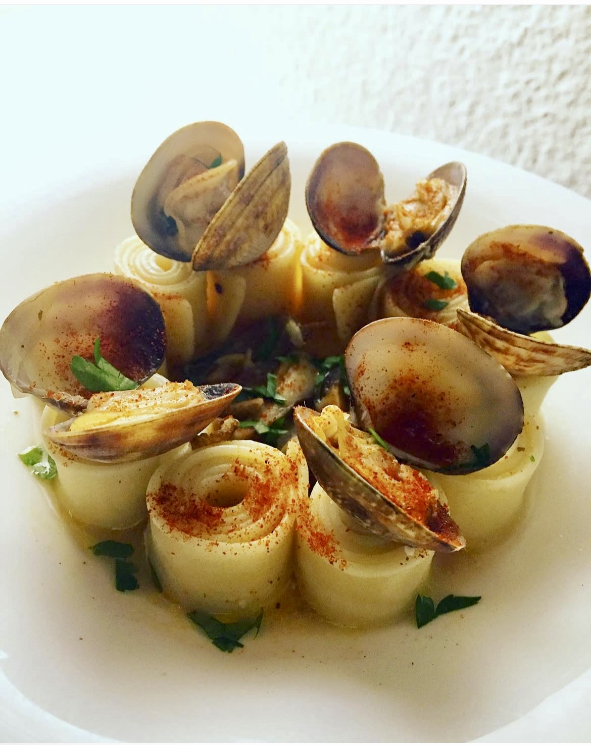 Cannelloni aux palourdes gratinés au four